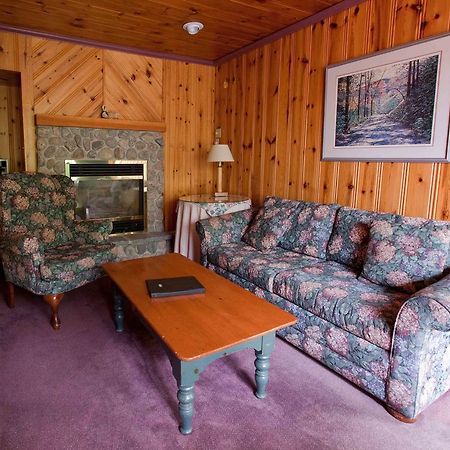 Pow Wow Point Lodgeハンツビル エクステリア 写真